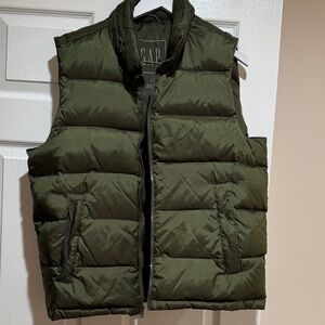 GAP Men's Dark Olive Quilted Puffer Vest Down Size Small Hoodie